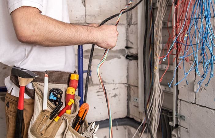 تصویر خدمت سیم کشی و کابل کشی ساختمان